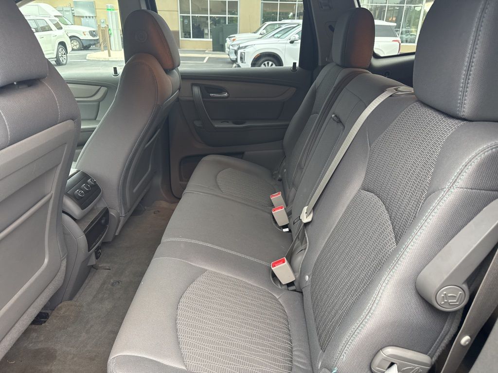 2017 Chevrolet Traverse LS photo 9