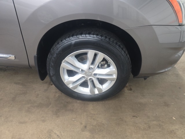 Used 2015 Nissan Rogue Select S with VIN JN8AS5MV0FW259812 for sale in Sellersburg, IN