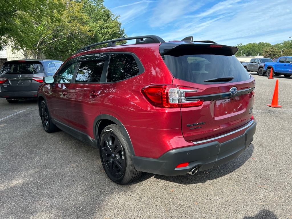 2025 Subaru Ascent Onyx Edition Touring photo 2