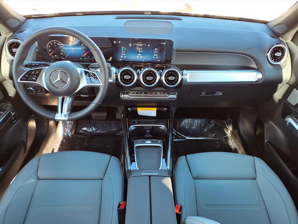 2026 Mercedes Benz GLB 250 photo 4