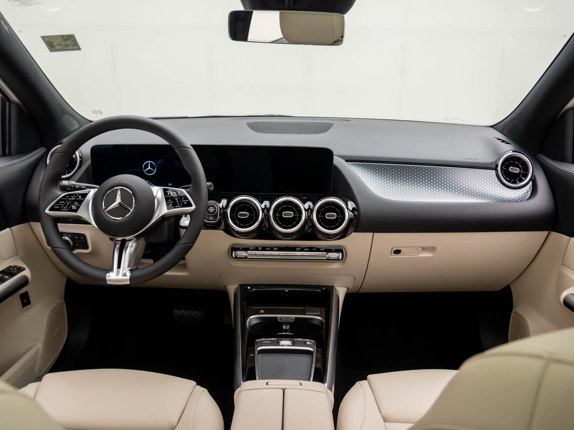 2026 Mercedes Benz GLA 250 4MATIC photo 9
