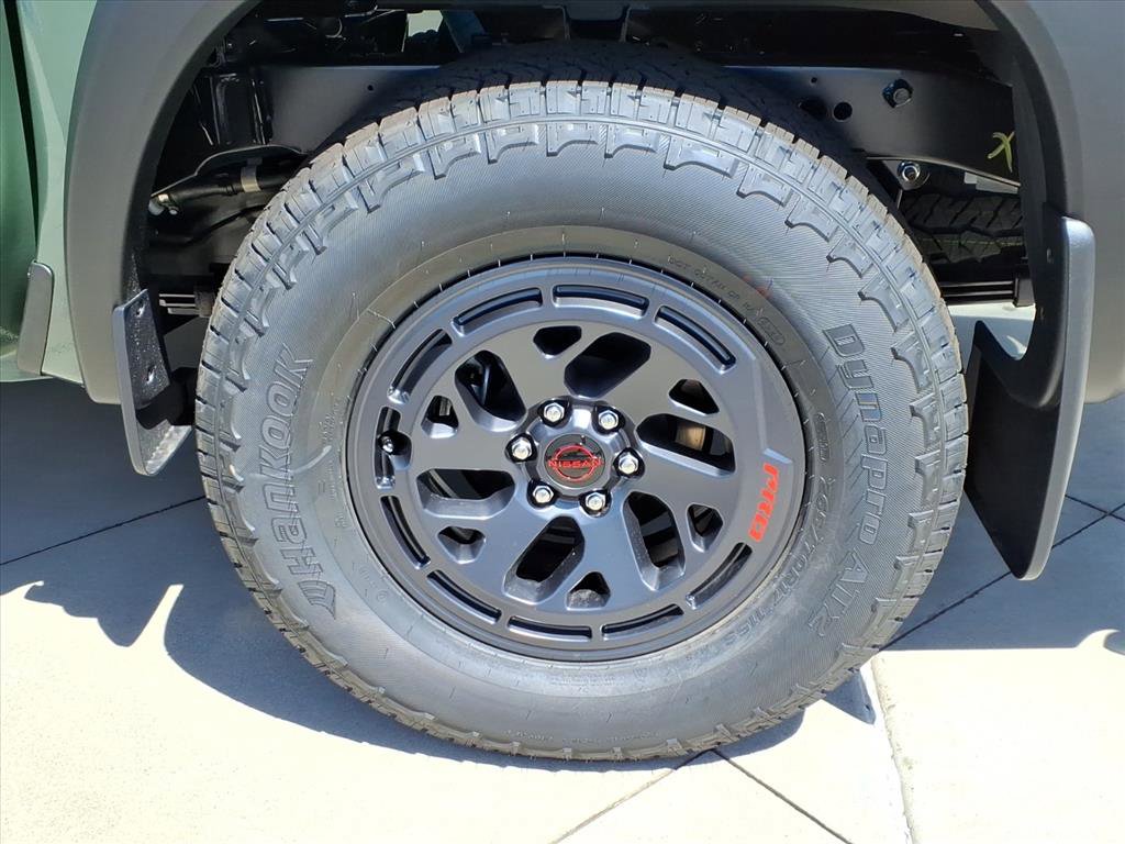 2025 Nissan Frontier Crew Cab PRO-4X photo 12