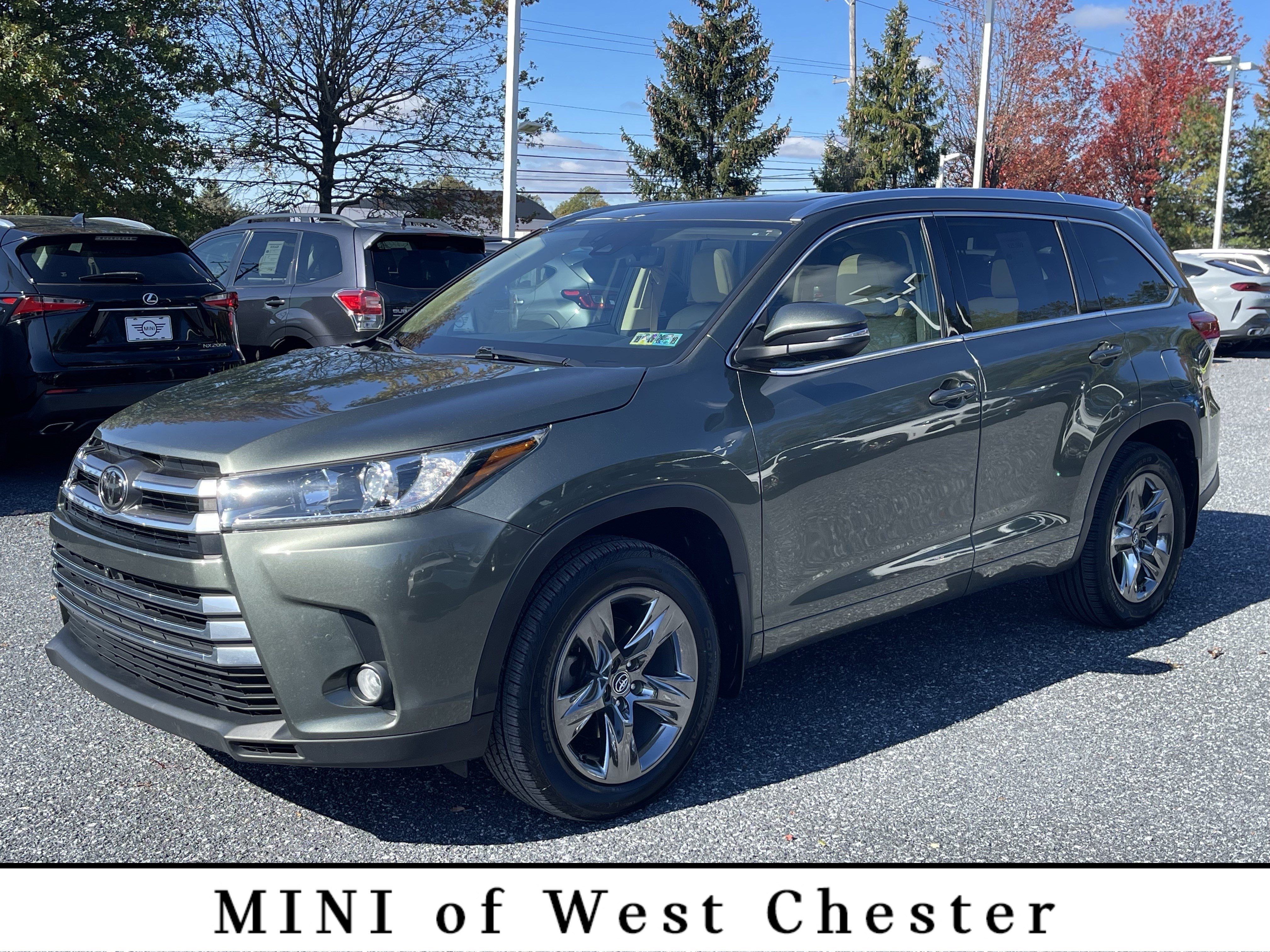2017 Toyota Highlander Limited Platinum's photo