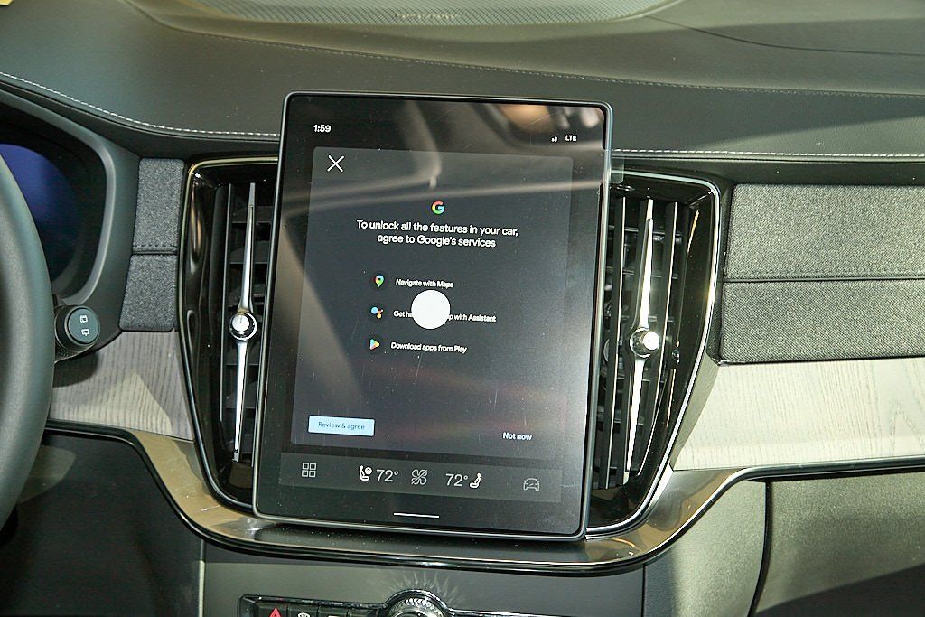 2026 VOLVO XC90 - Image 21