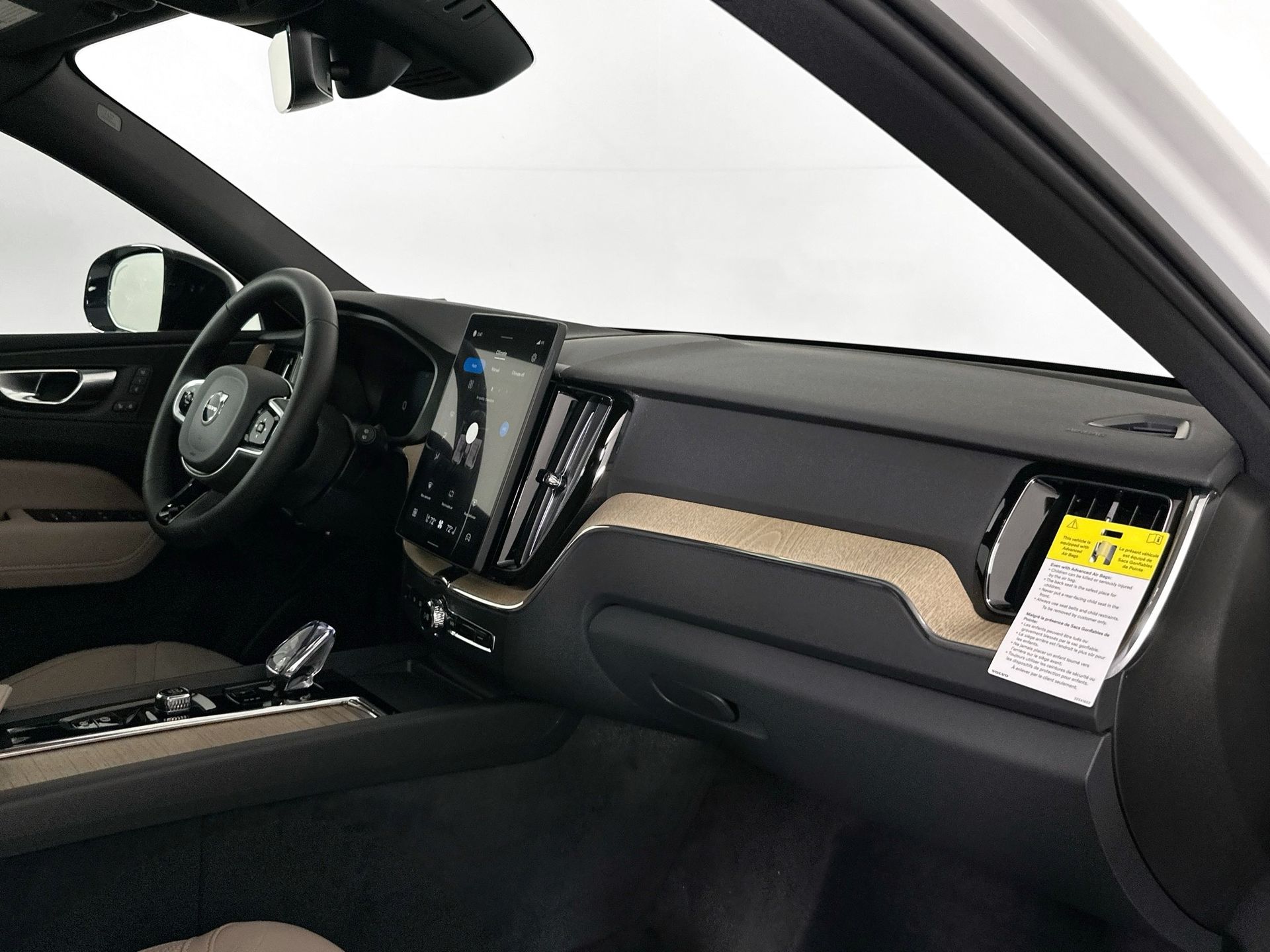 2026 Volvo XC60 B5 Core photo 22