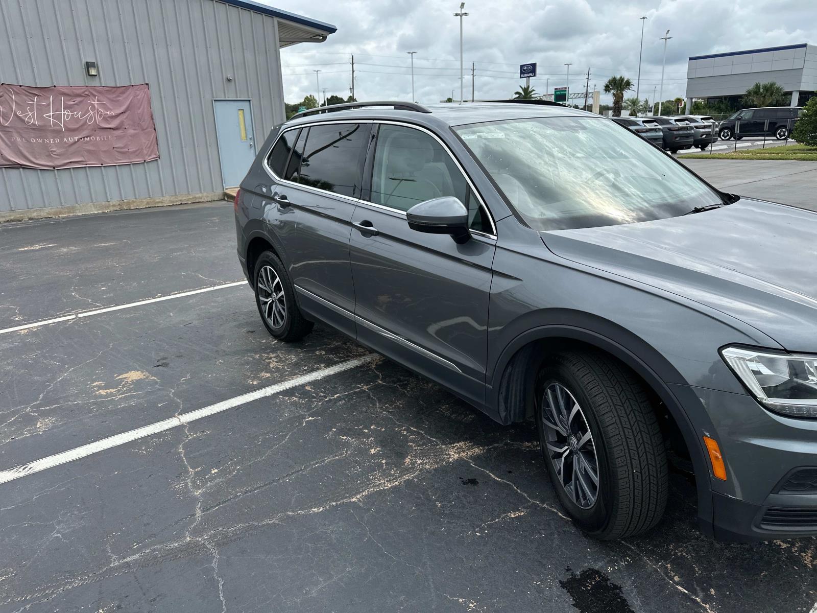 2020 Volkswagen Tiguan SE photo 3