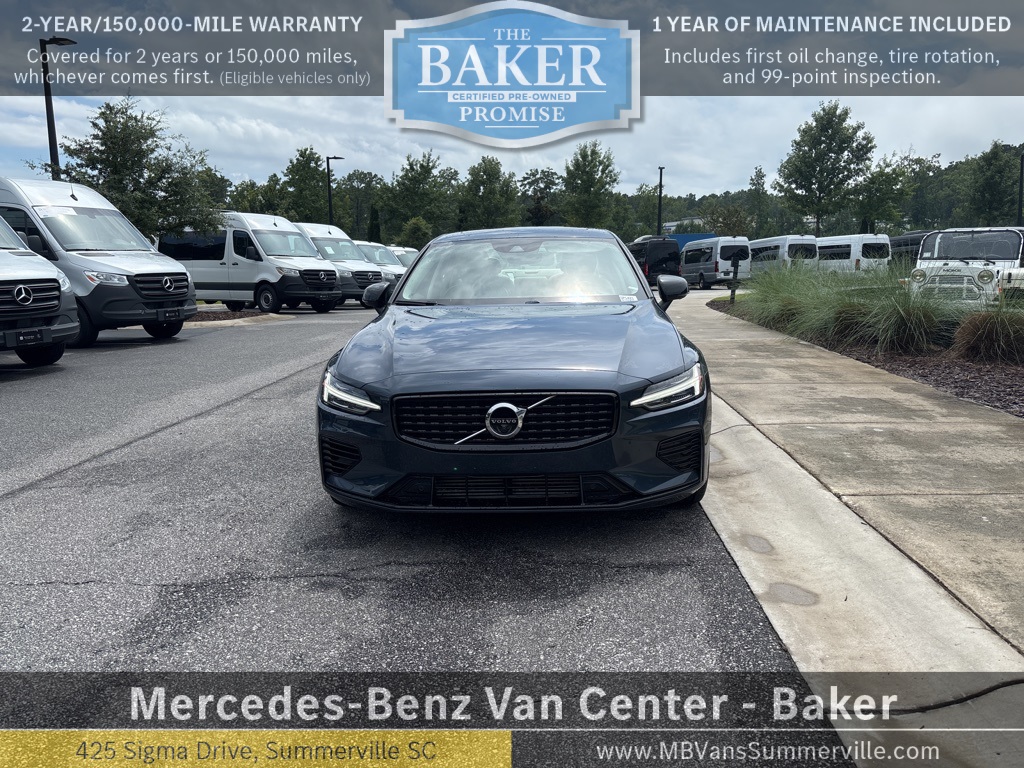 2022 Volvo S60 Recharge T8 R-Design Expression photo 3