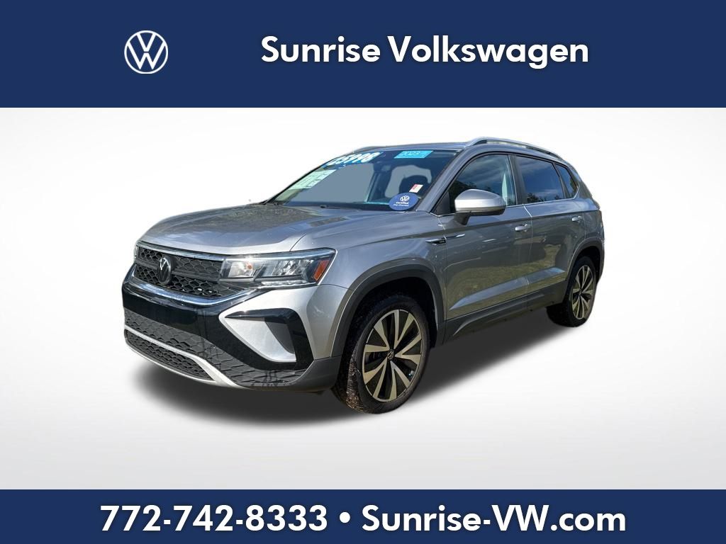 2023 Volkswagen Taos SE's photo