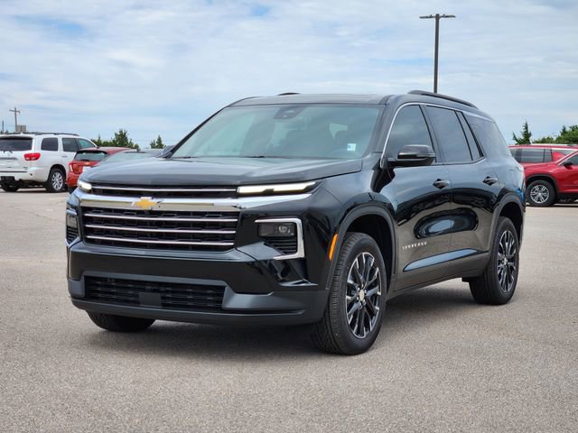 2026 Chevrolet Traverse photo 2