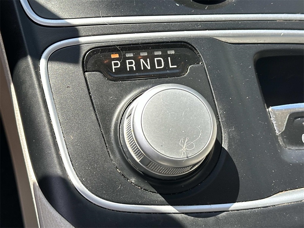 2015 Chrysler 200 LX photo 16