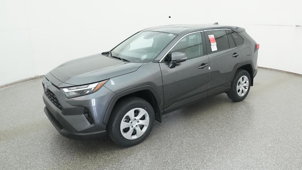 2025 Toyota RAV4 LE's photo