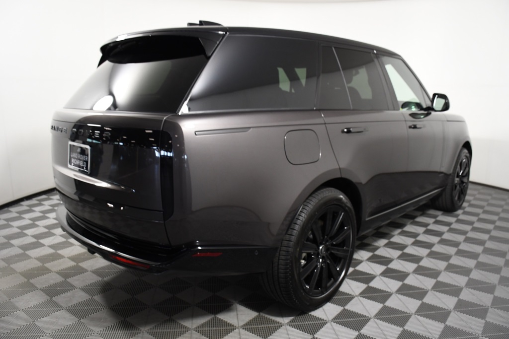 2025 Land Rover Range Rover SE photo 6