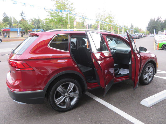 2021 Volkswagen Tiguan R-Line Black SEL photo 8