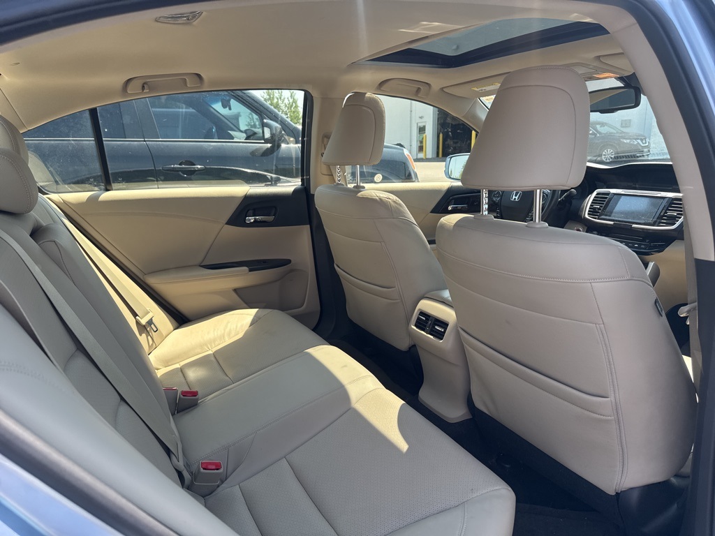 2017 Honda Accord Hybrid EX-L photo 21