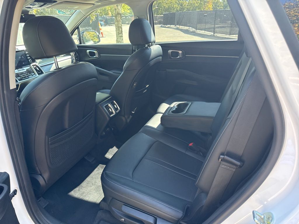 2021 Kia Sorento S photo 16