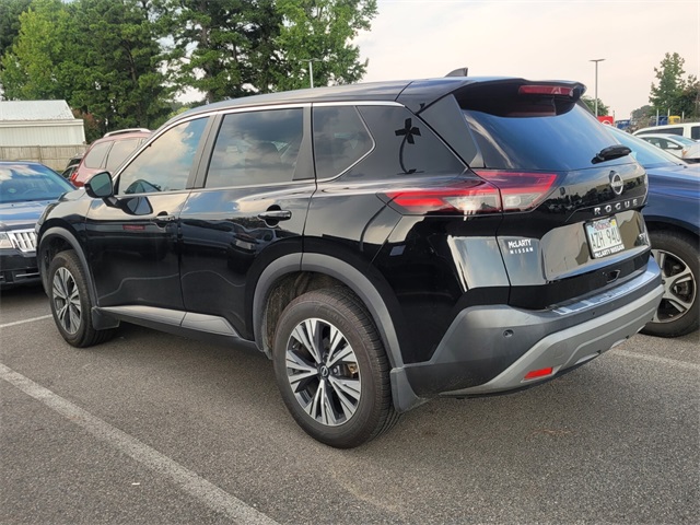 2022 Nissan Rogue SV photo 3