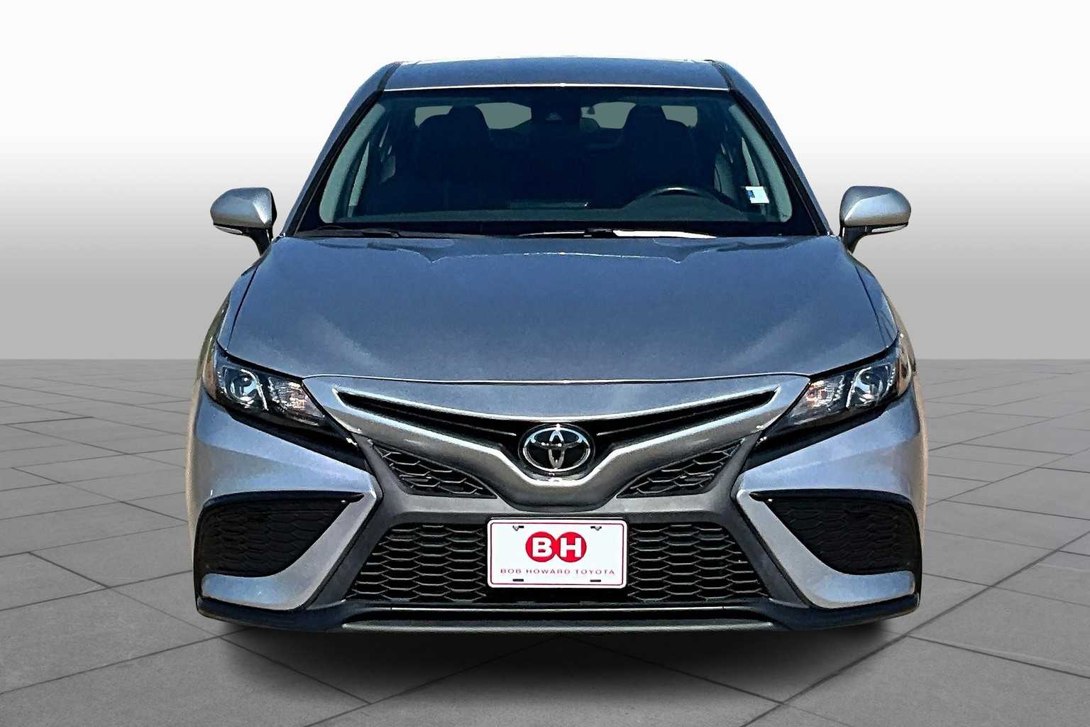 2023 Toyota Camry SE photo 3