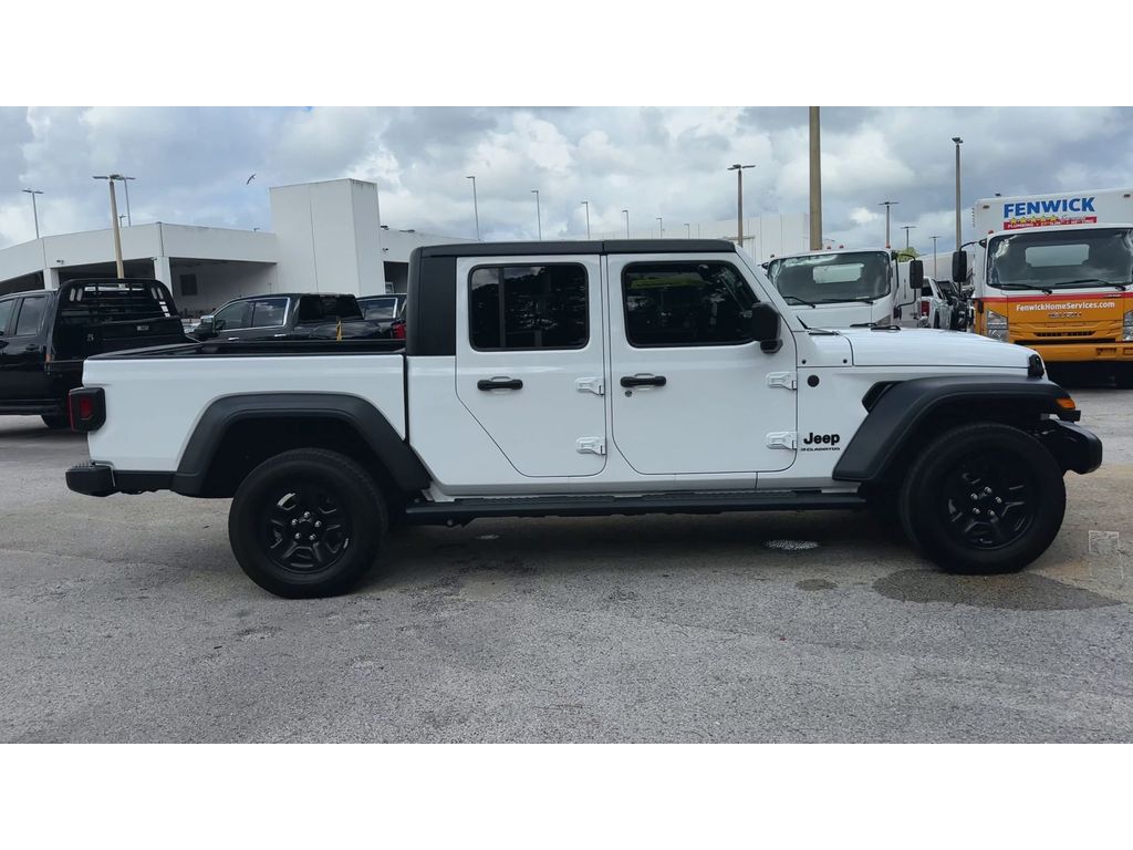 2024 Jeep Gladiator Sport photo 9