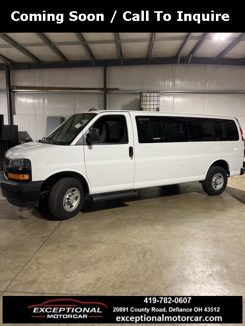 2023 Chevrolet Express Passenger LS's photo