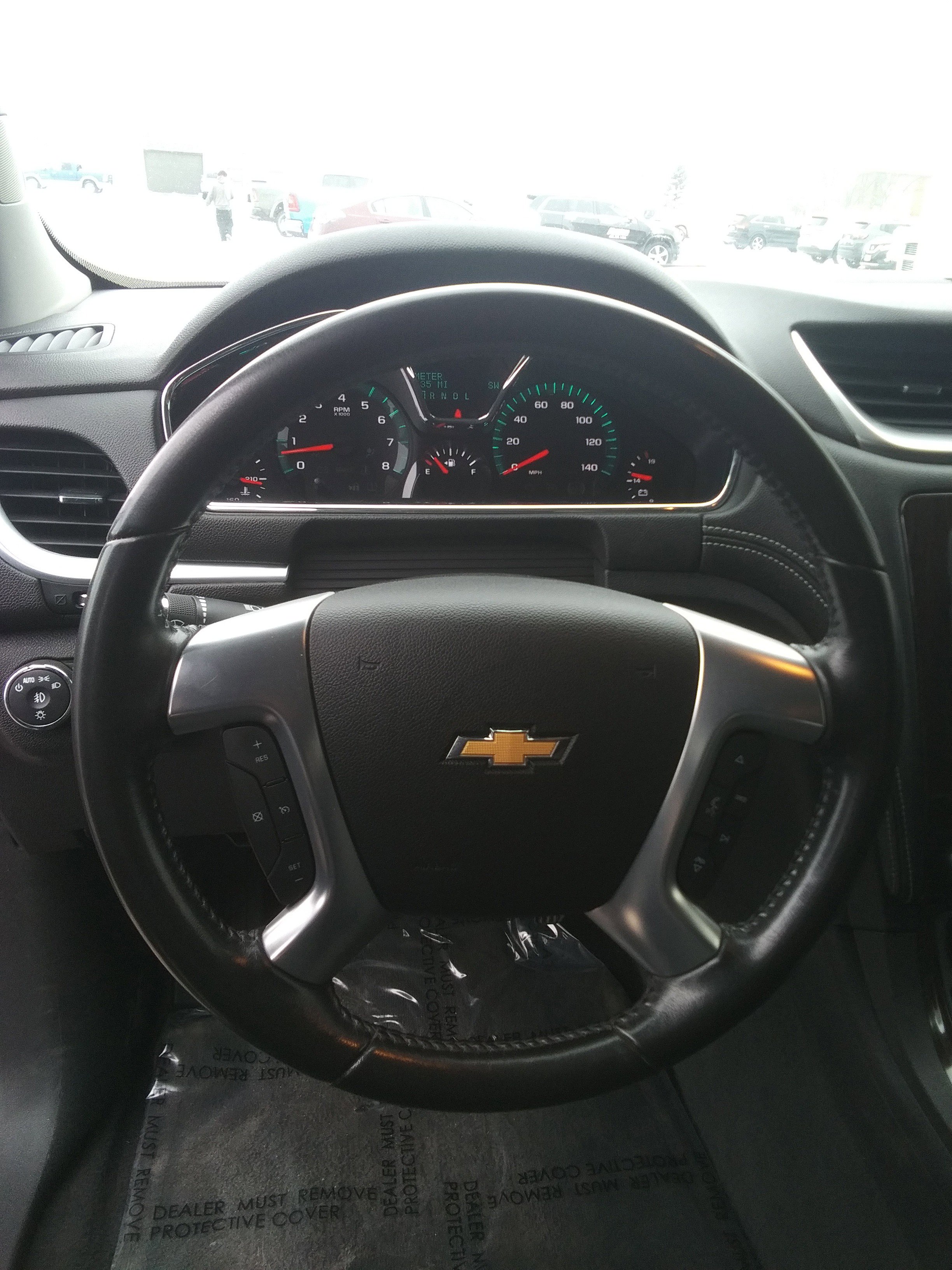 2015 Chevrolet Traverse 1LT photo 2