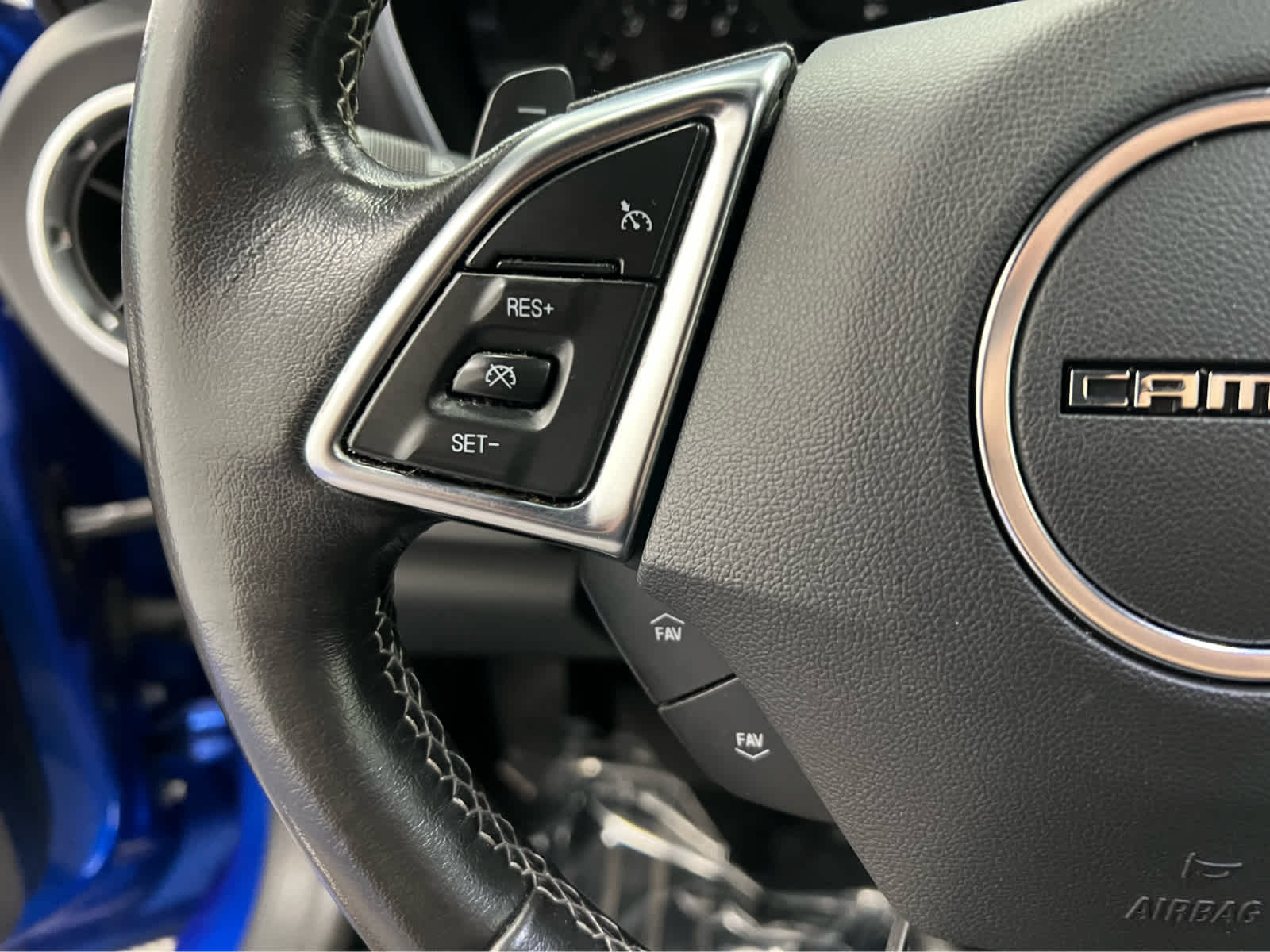 2016 Chevrolet Camaro 2LT photo 19