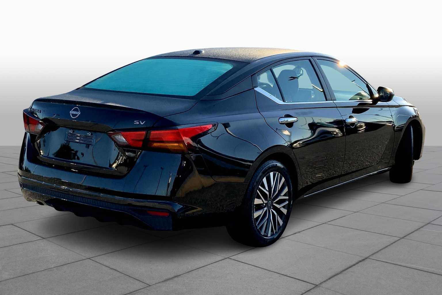 2024 Nissan Altima 2.5 SV photo 12