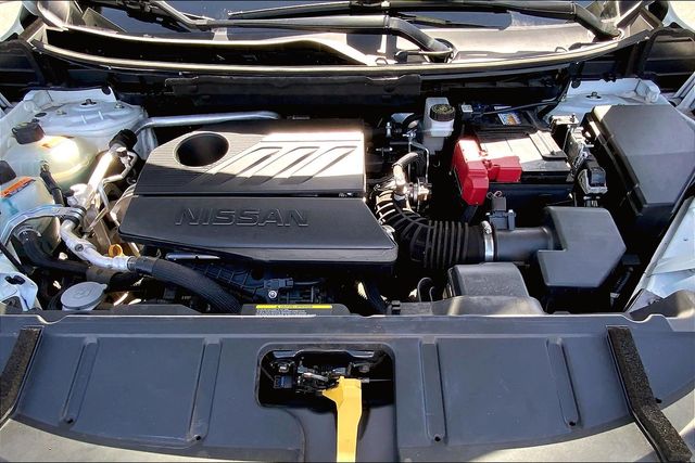 2023 Nissan Rogue Platinum photo 2