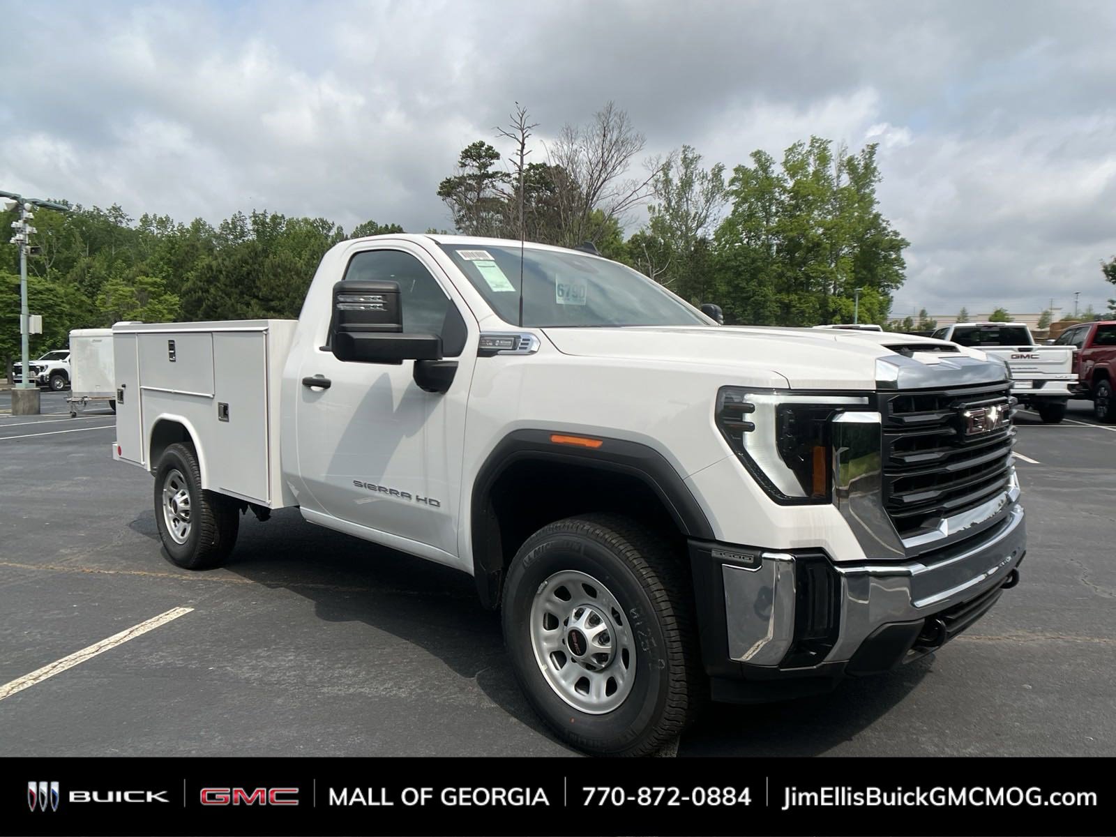 2024 GMC Sierra 3500HD Pro's photo