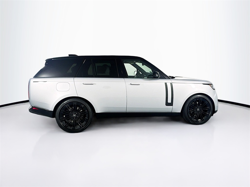 2025 Land Rover Range Rover SE photo 2