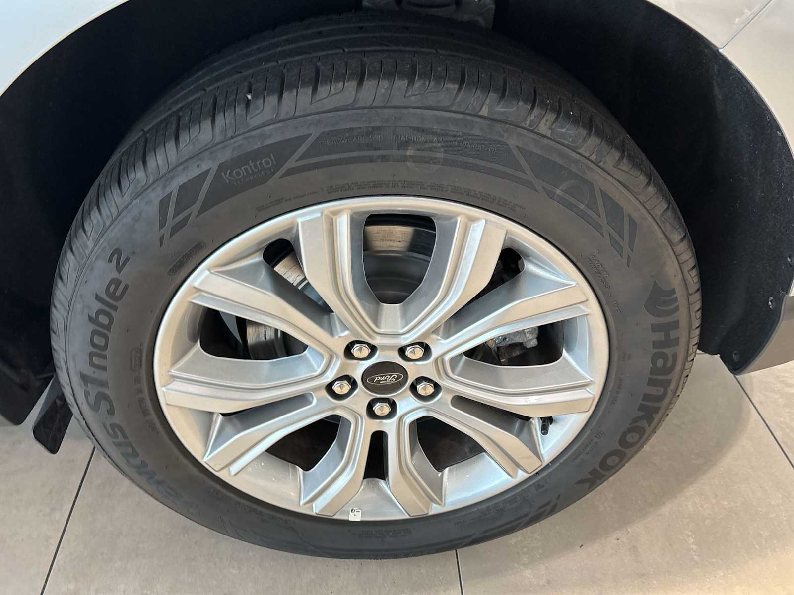 2024 Ford Edge Titanium photo 27