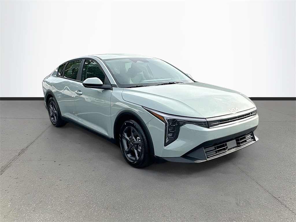 2025 Kia K4 LXS's photo