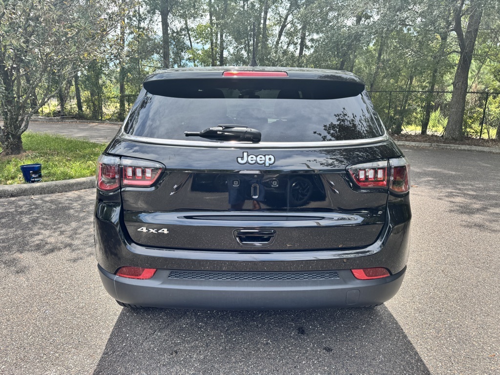 2023 Jeep Compass Sport photo 3