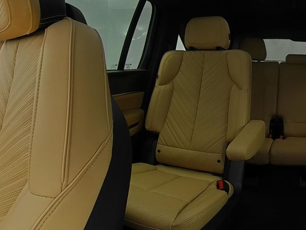2025 Cadillac Escalade IQ Sport photo 15