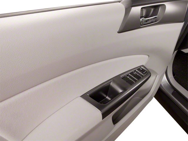 2010 Subaru Forester 2.5X Limited photo 9