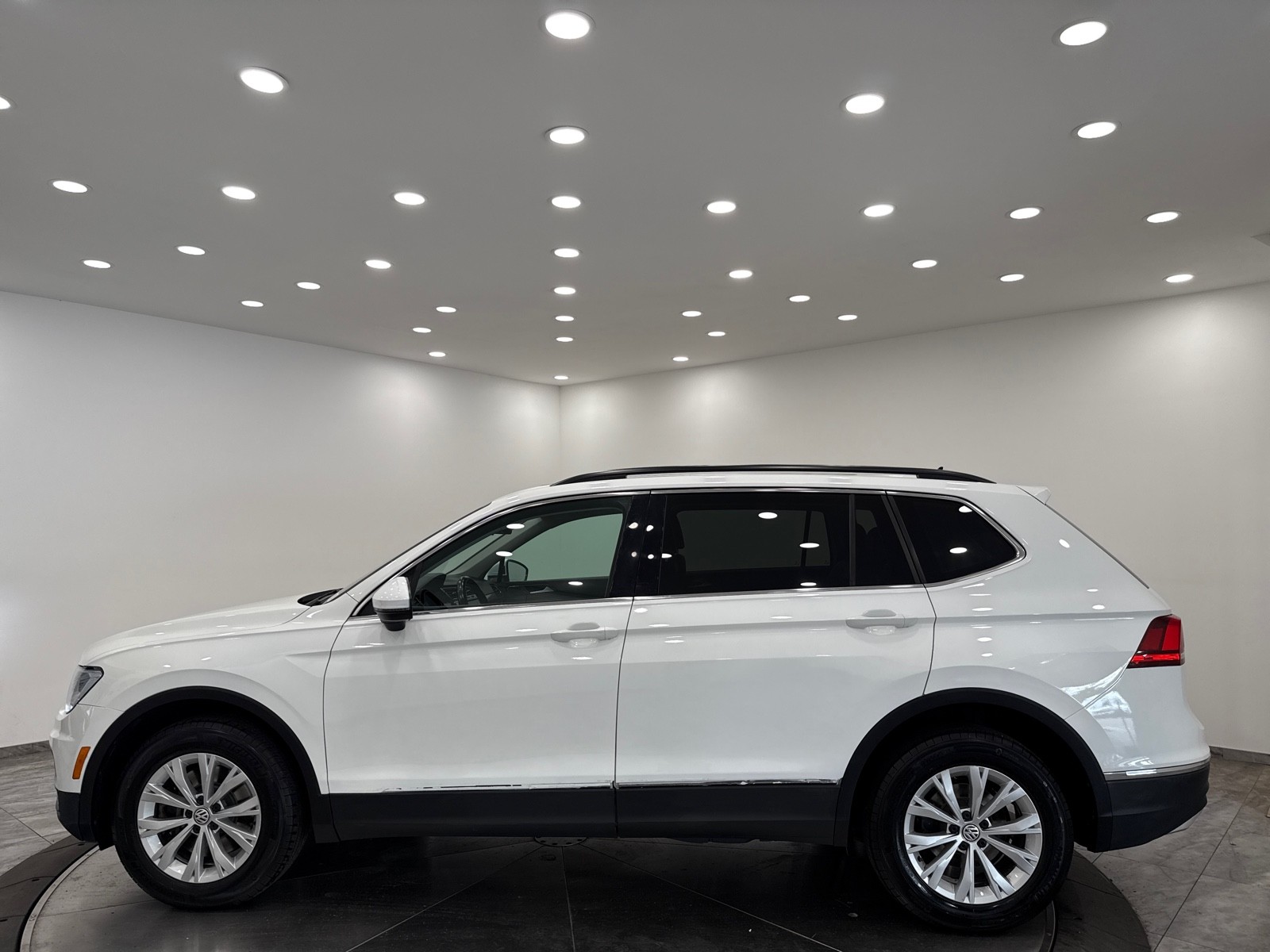 2018 Volkswagen Tiguan SE photo 4