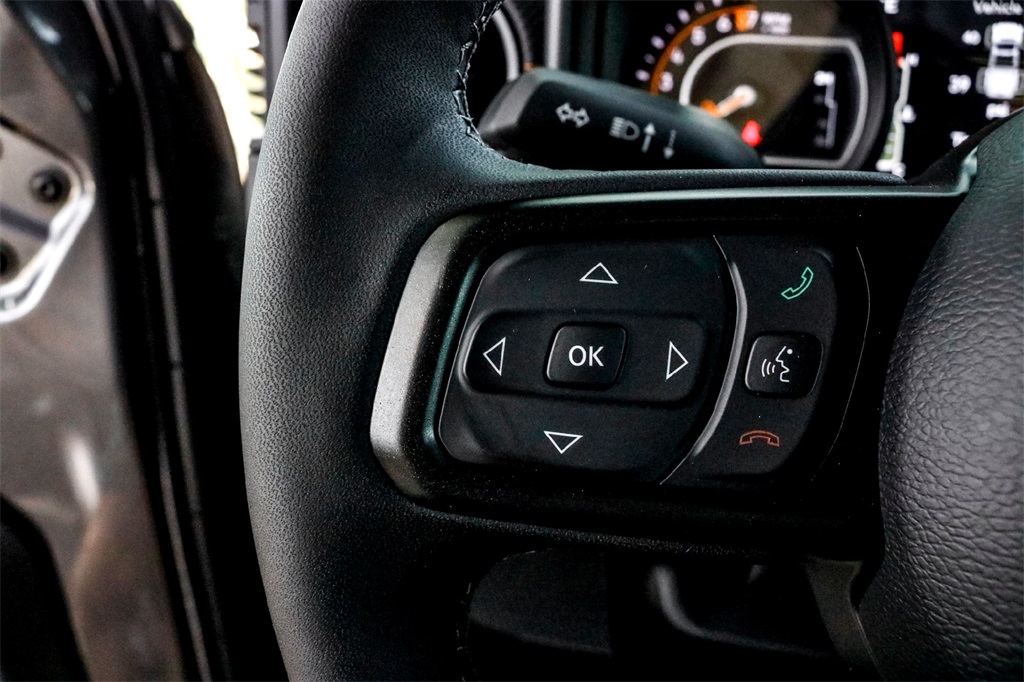2025 Jeep Gladiator Mojave photo 13