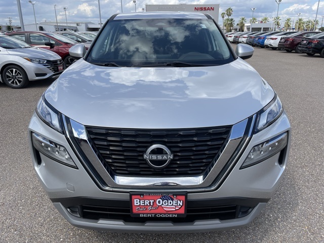 2023 Nissan Rogue SV photo 2