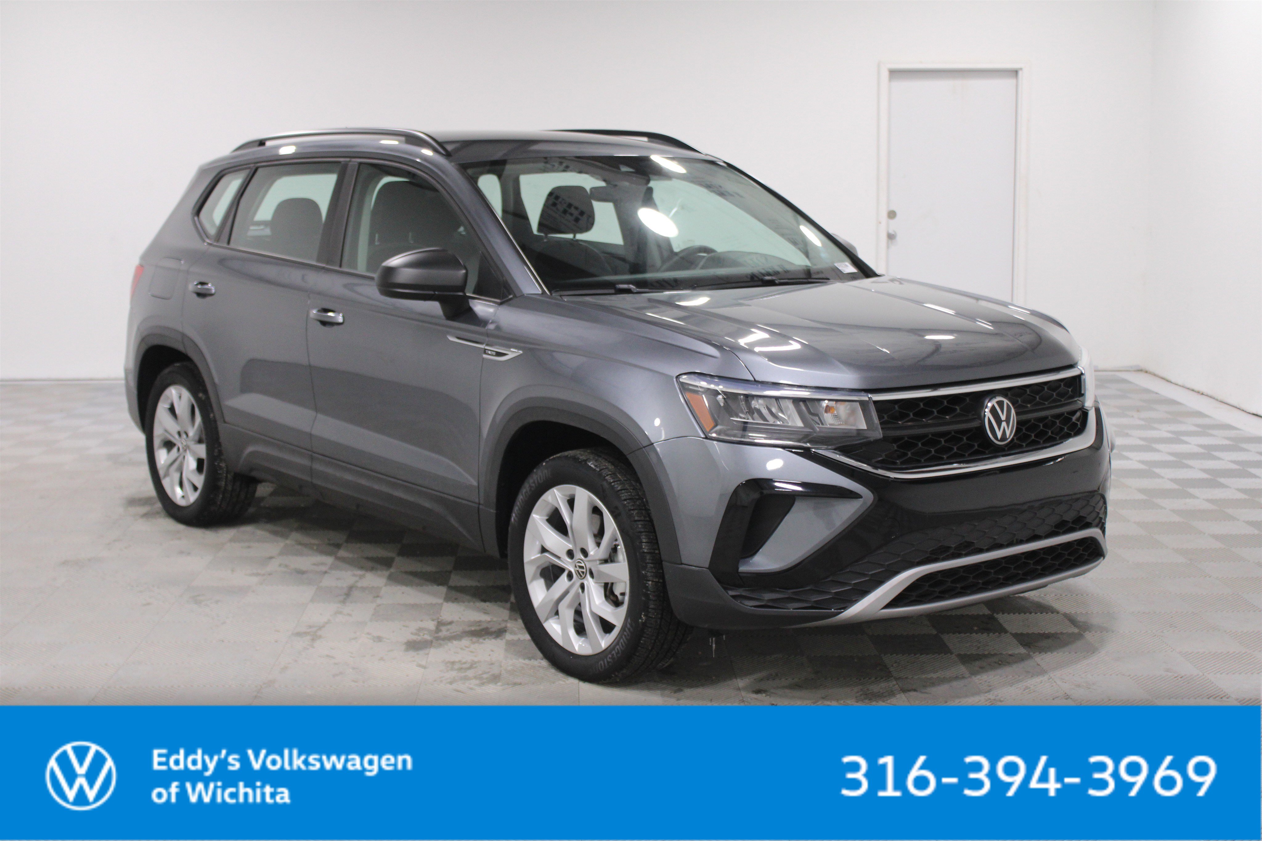 2023 Volkswagen Taos S's photo