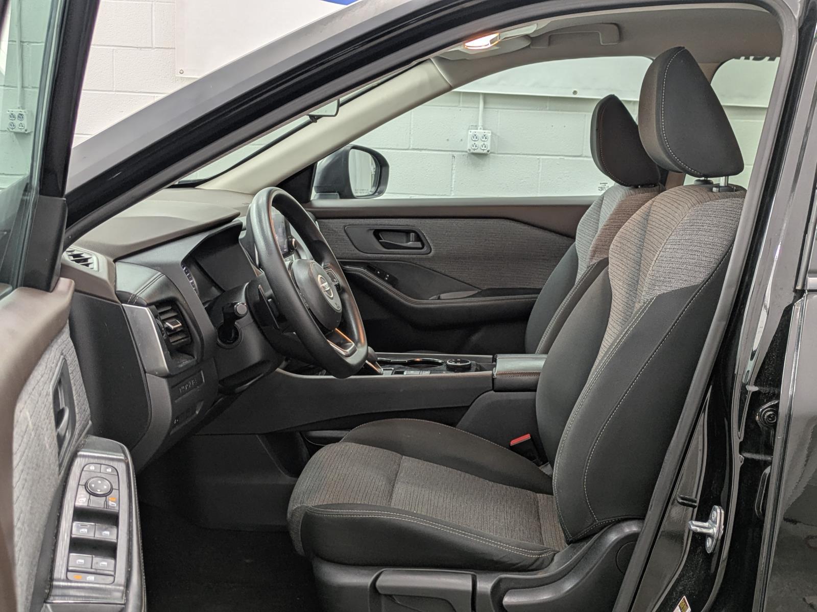 2021 Nissan Rogue S photo 3