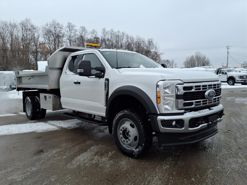 2026 Ford F-550 Super Duty Chassis Cab XL's photo