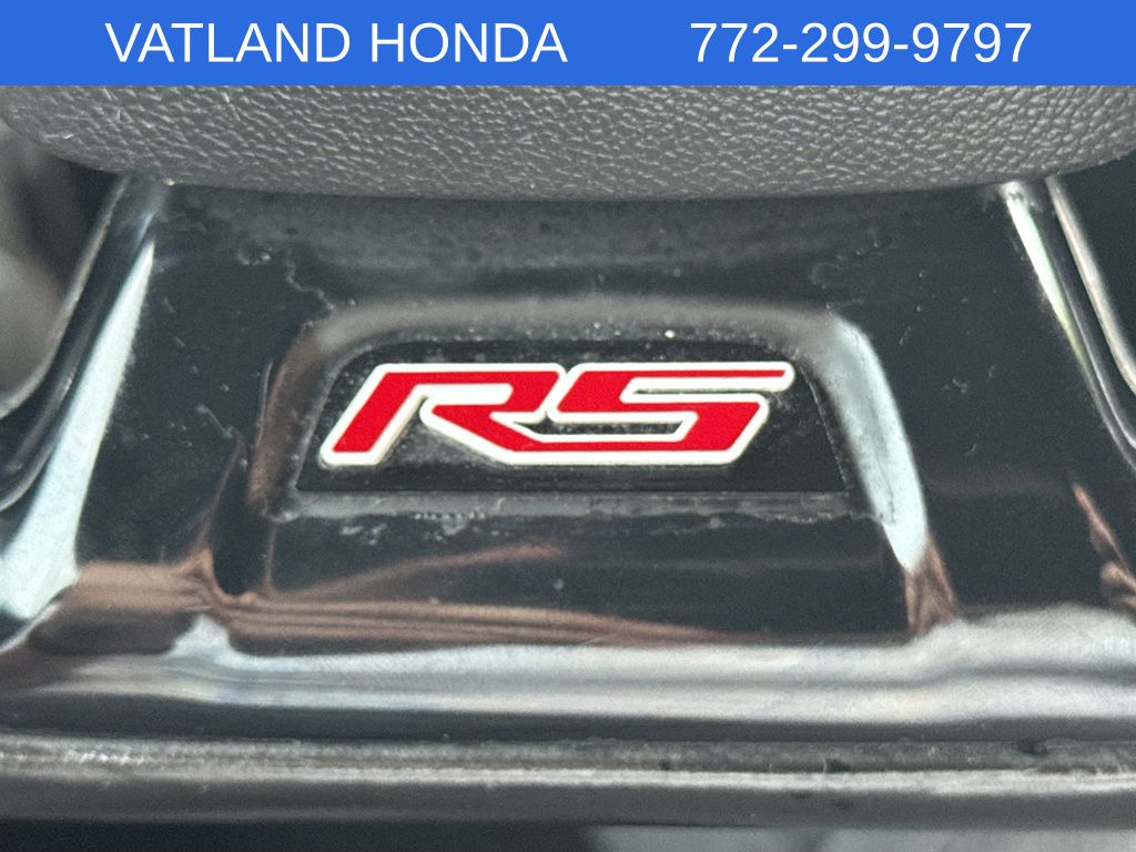 2018 Chevrolet Camaro 2LT photo 17