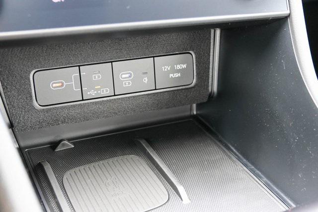 New 2025 Silver Hyundai SEL image 15