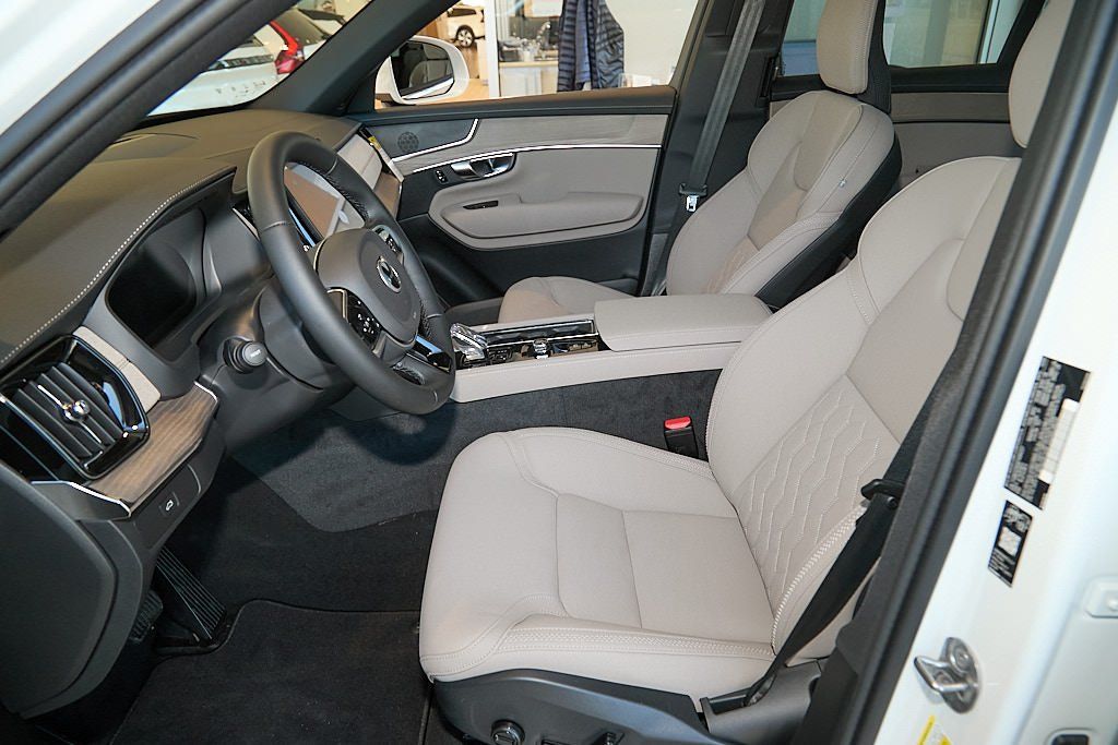 2026 VOLVO XC90 - Image 9