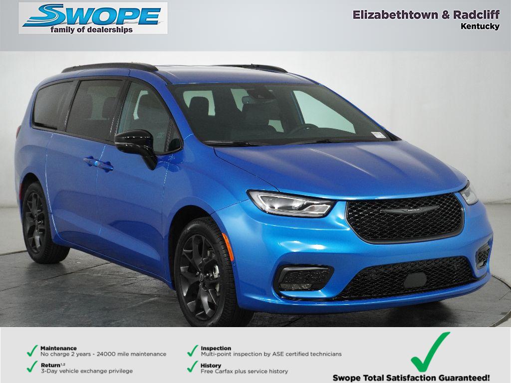 2026 Chrysler Pacifica Select's photo