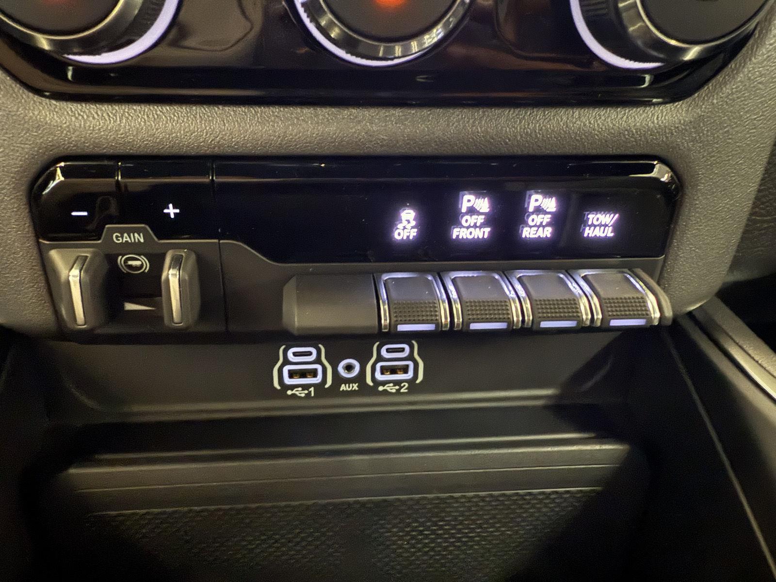 2025 Ram 1500 Big Horn Lone Star photo 38