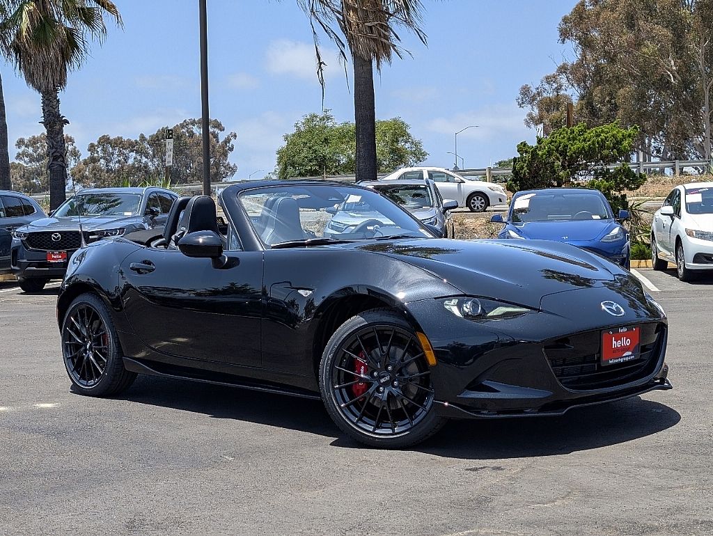 2025 Mazda MX-5 Miata Miata photo 2
