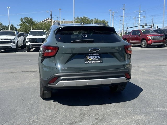 2025 Chevrolet Trax LT photo 7