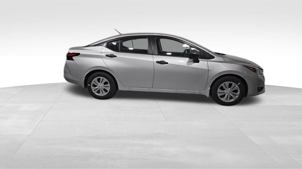 2025 Nissan Versa 1.6 S photo 6