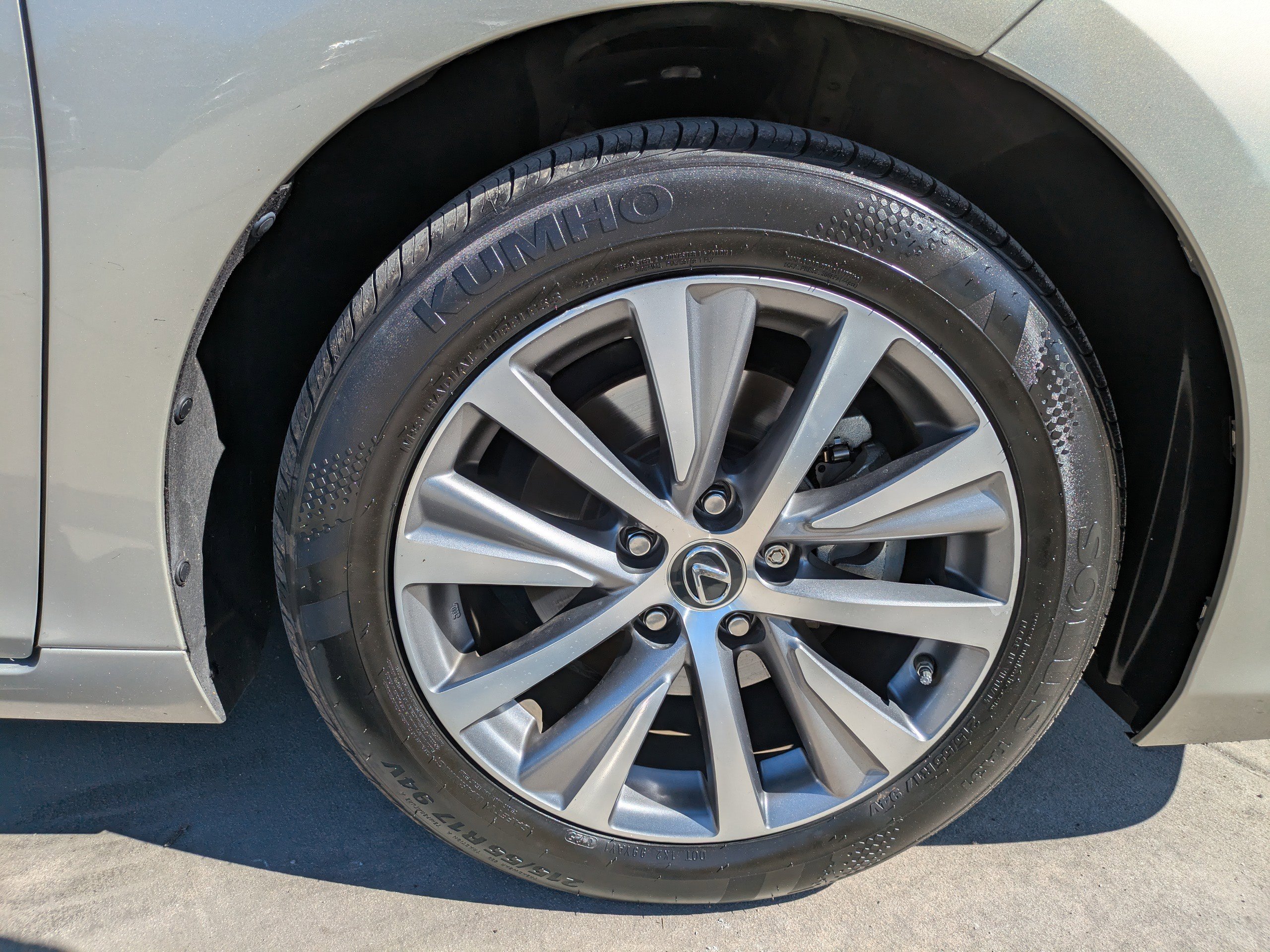 2021 Lexus ES 300h photo 9