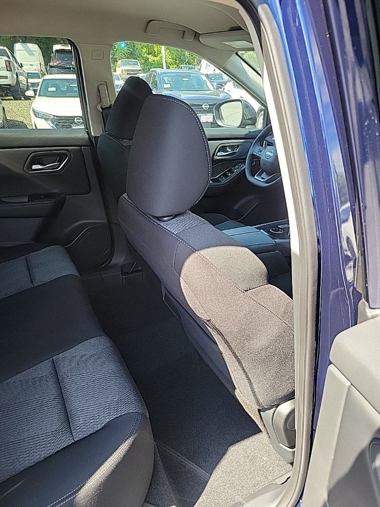 2026 Nissan Rogue SV photo 23